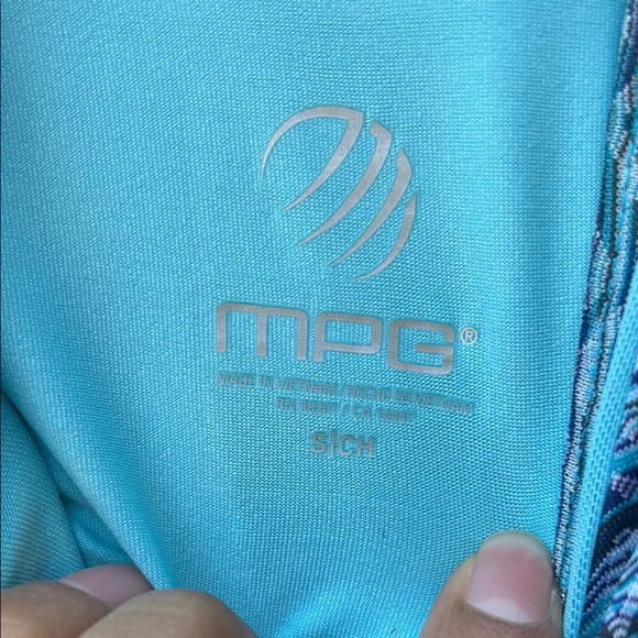 MPG Turquoise and Patterned Activewear - Picture 2 of 6